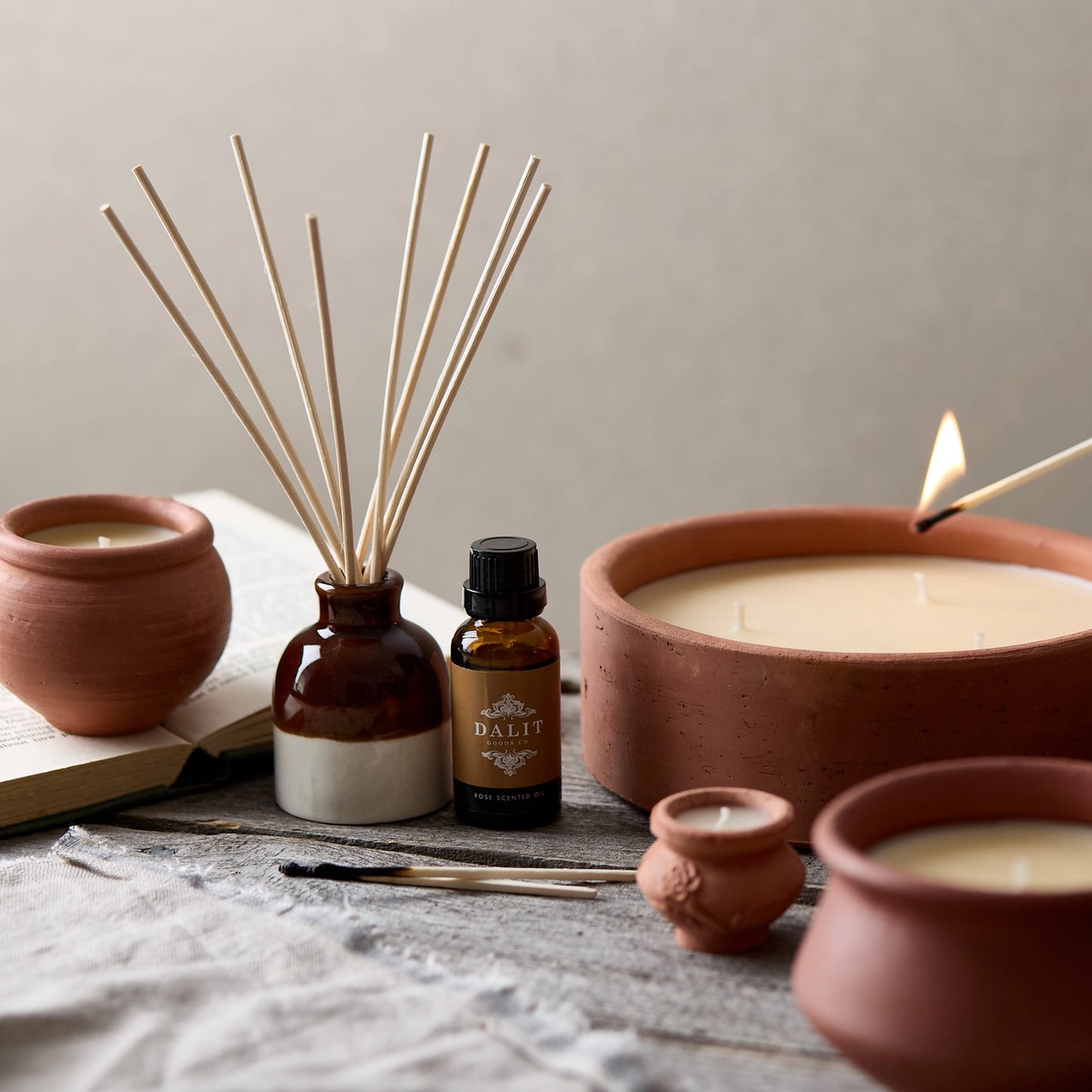 Aloia Candle